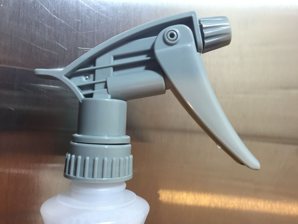 Plastic Trigger Spray Bottle 16 oz Heavy Duty Chemical Resistant