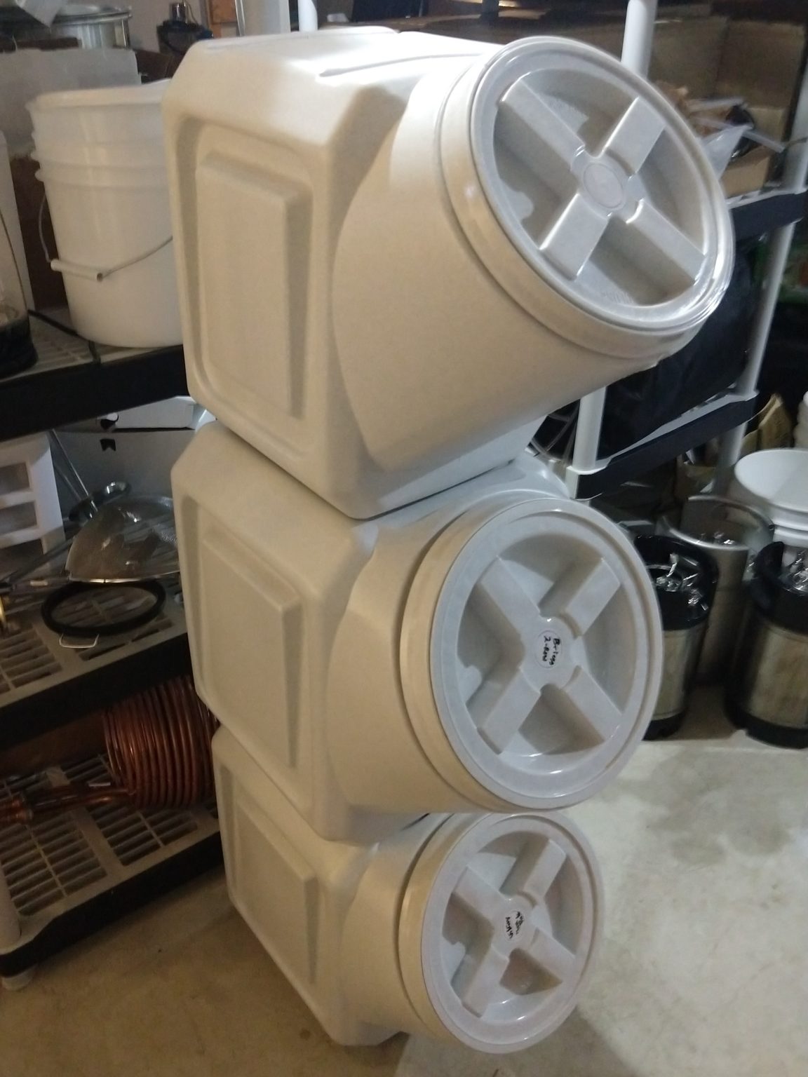 hands-on-review-vittles-vault-stackable-storage-bins-for-homebrew