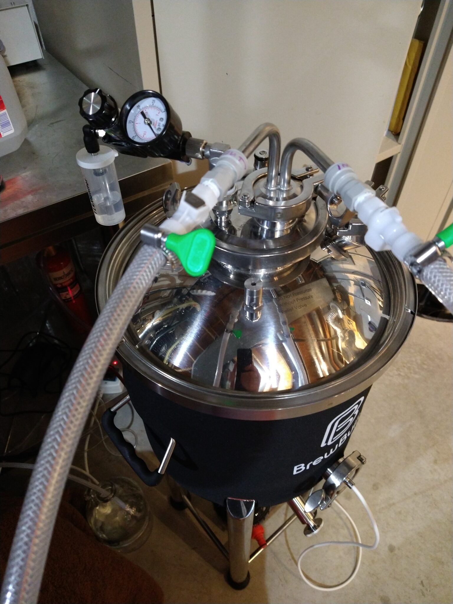 Gärung in Deutschland - Fermenting UnDer Pressure In BrewBuilt X1 Fermentor With Cooling RoD ConnecteD 1536x2048